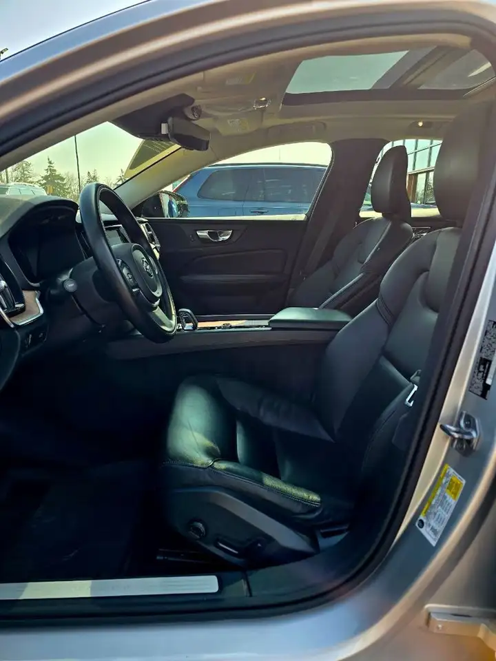 Volvo S60 снимка Volvo S60