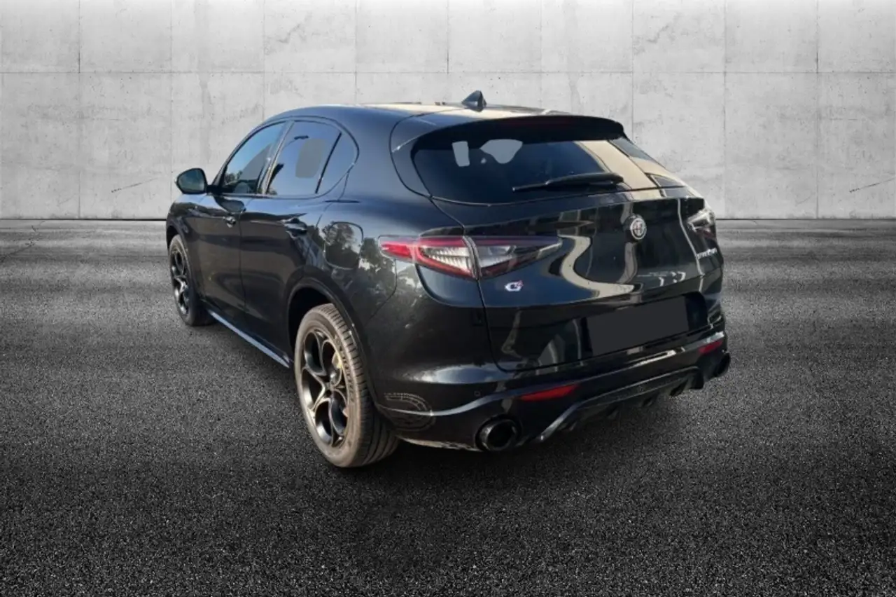 Alfa Romeo Stelvio 2025