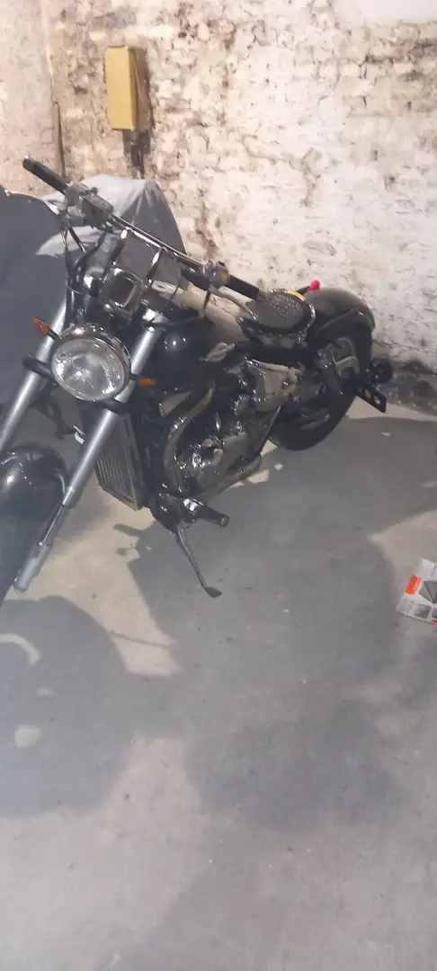 Suzuki VZ 800 Marauder Negro - 2