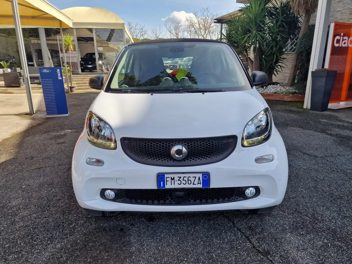 smart forTwo Fortwo 1.0 Youngster 71cv twinamic my18 Beyaz - 1