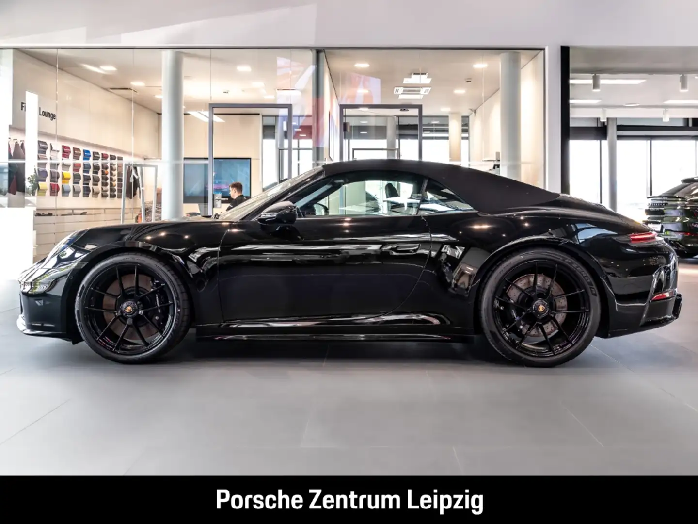Porsche 992 911 Carrera GTS Cabrio Burmester HA-Lenkung Schwarz - 2