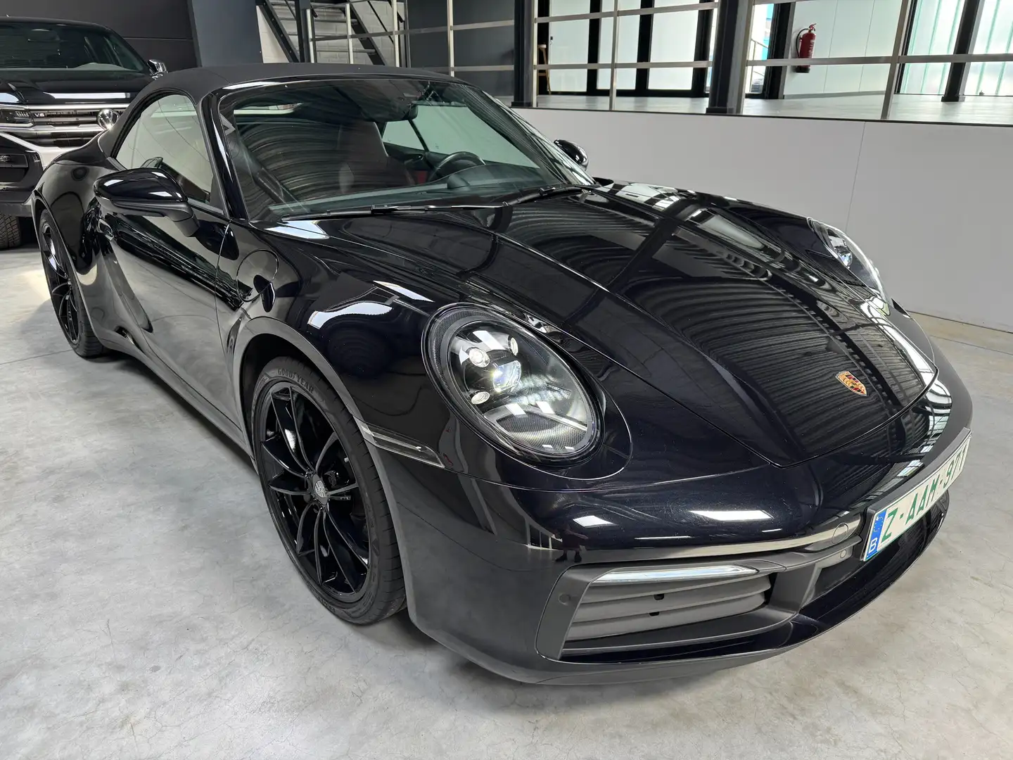 Porsche 911 Carrera 4 Cabriolet 3.0 Turbo PDK (EU6d-TEMP) Zwart - 2