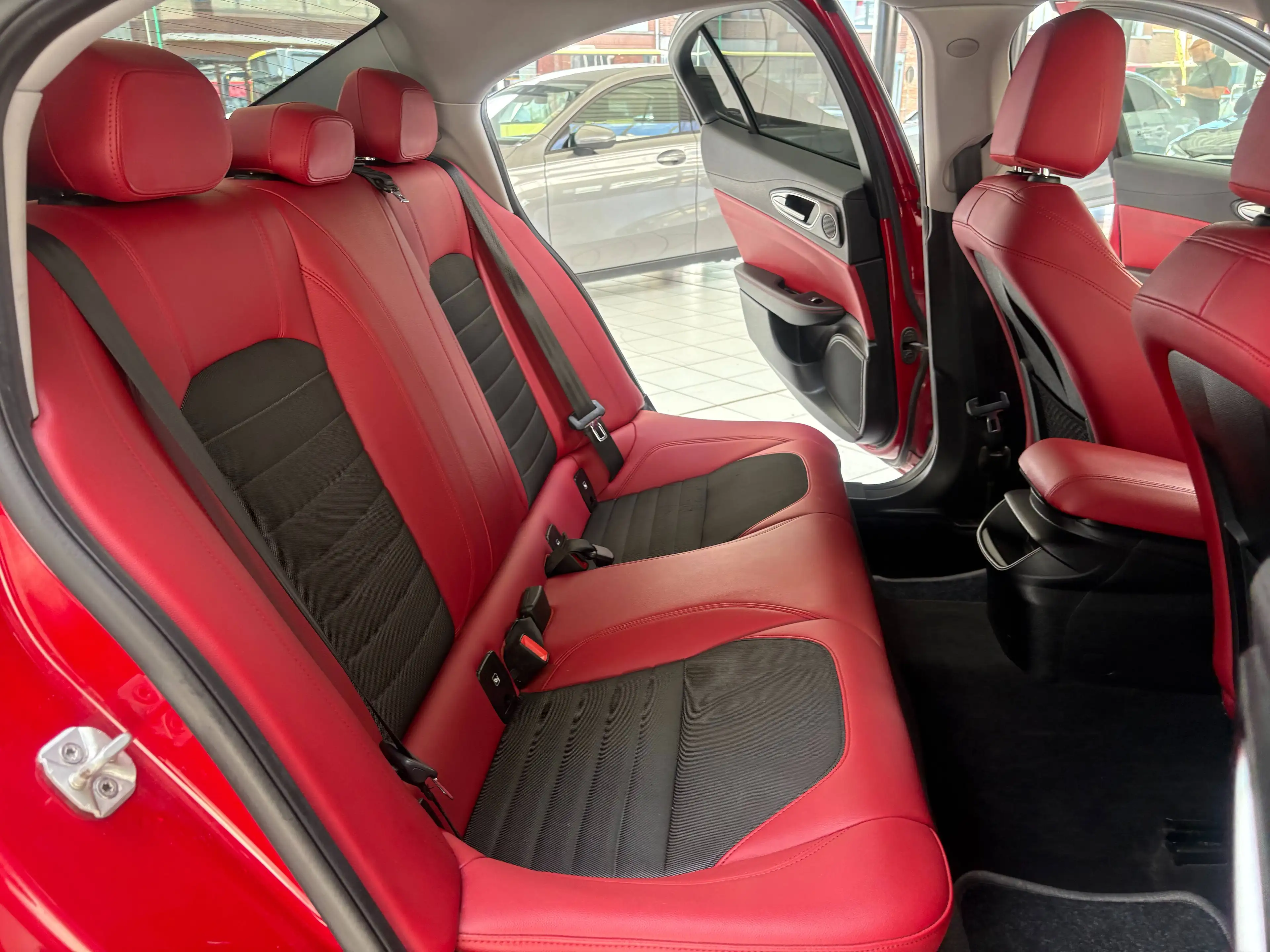 Alfa Romeo Giulia Giulia 2.2 JTDm *CUIR * GPS * CAMERA * PDC * JANTES * SPORT * — photo 9