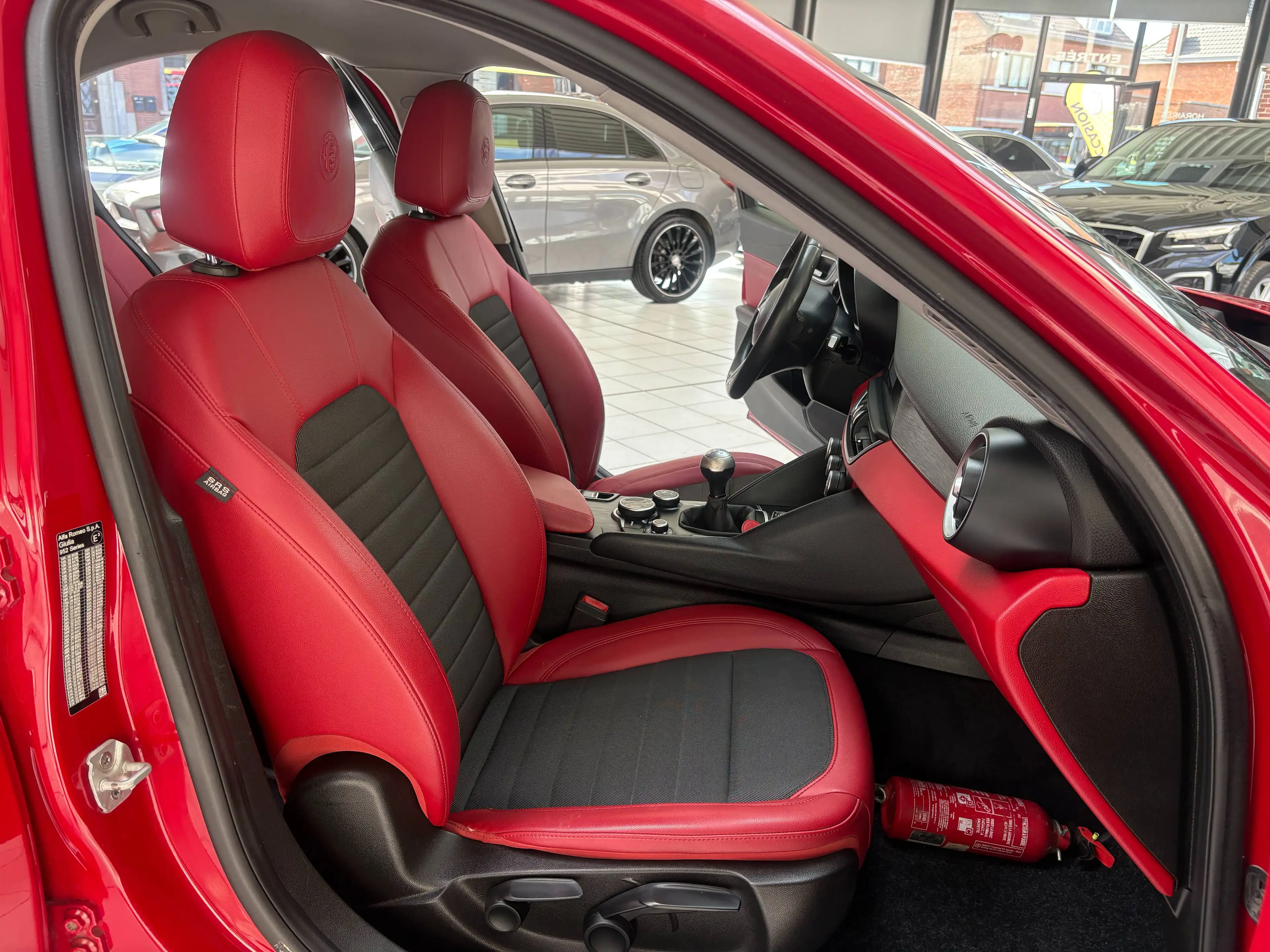 Alfa Romeo Giulia Giulia 2.2 JTDm *CUIR * GPS * CAMERA * PDC * JANTES * SPORT * — photo 12