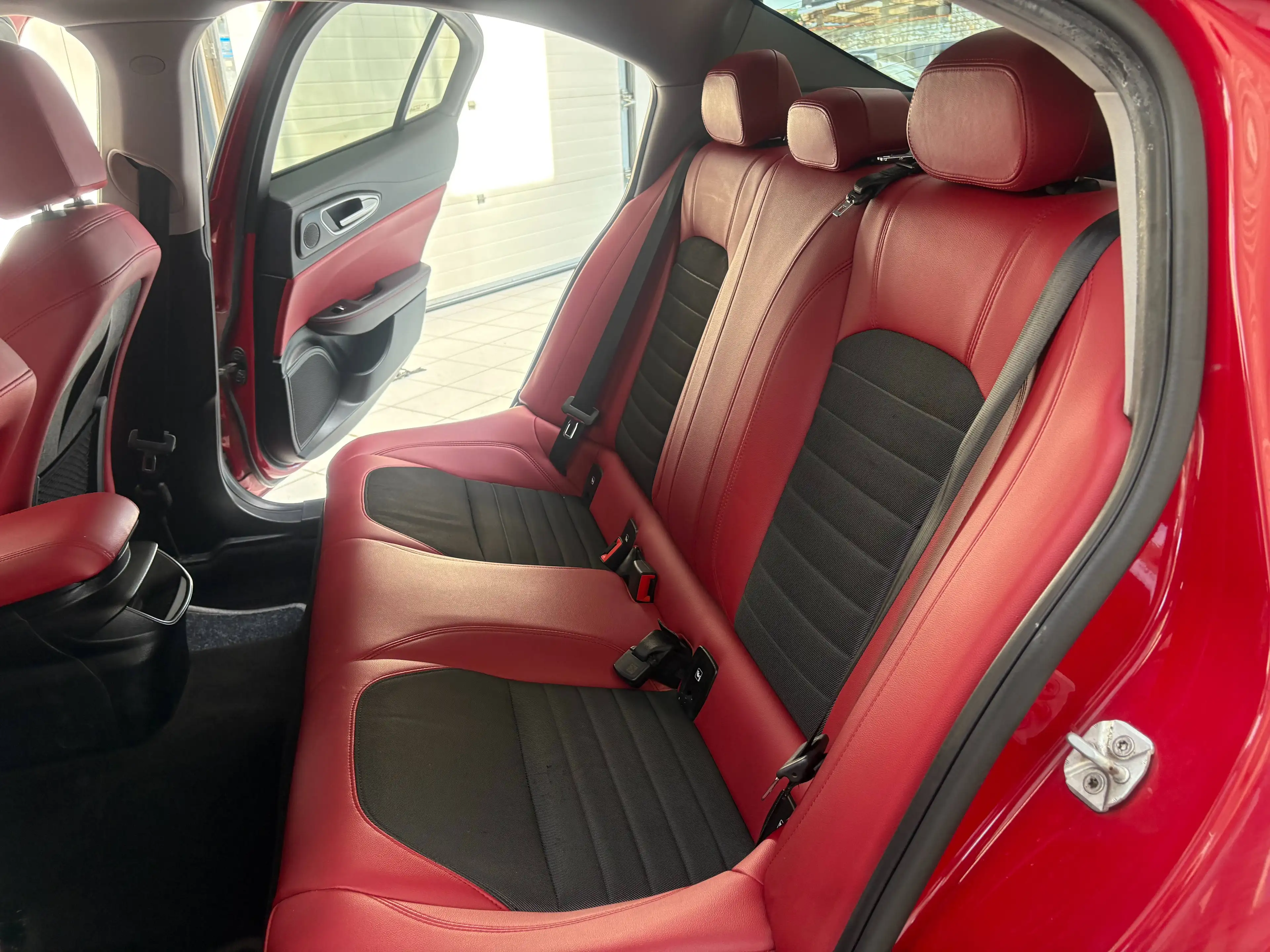 Alfa Romeo Giulia Giulia 2.2 JTDm *CUIR * GPS * CAMERA * PDC * JANTES * SPORT * — photo 10