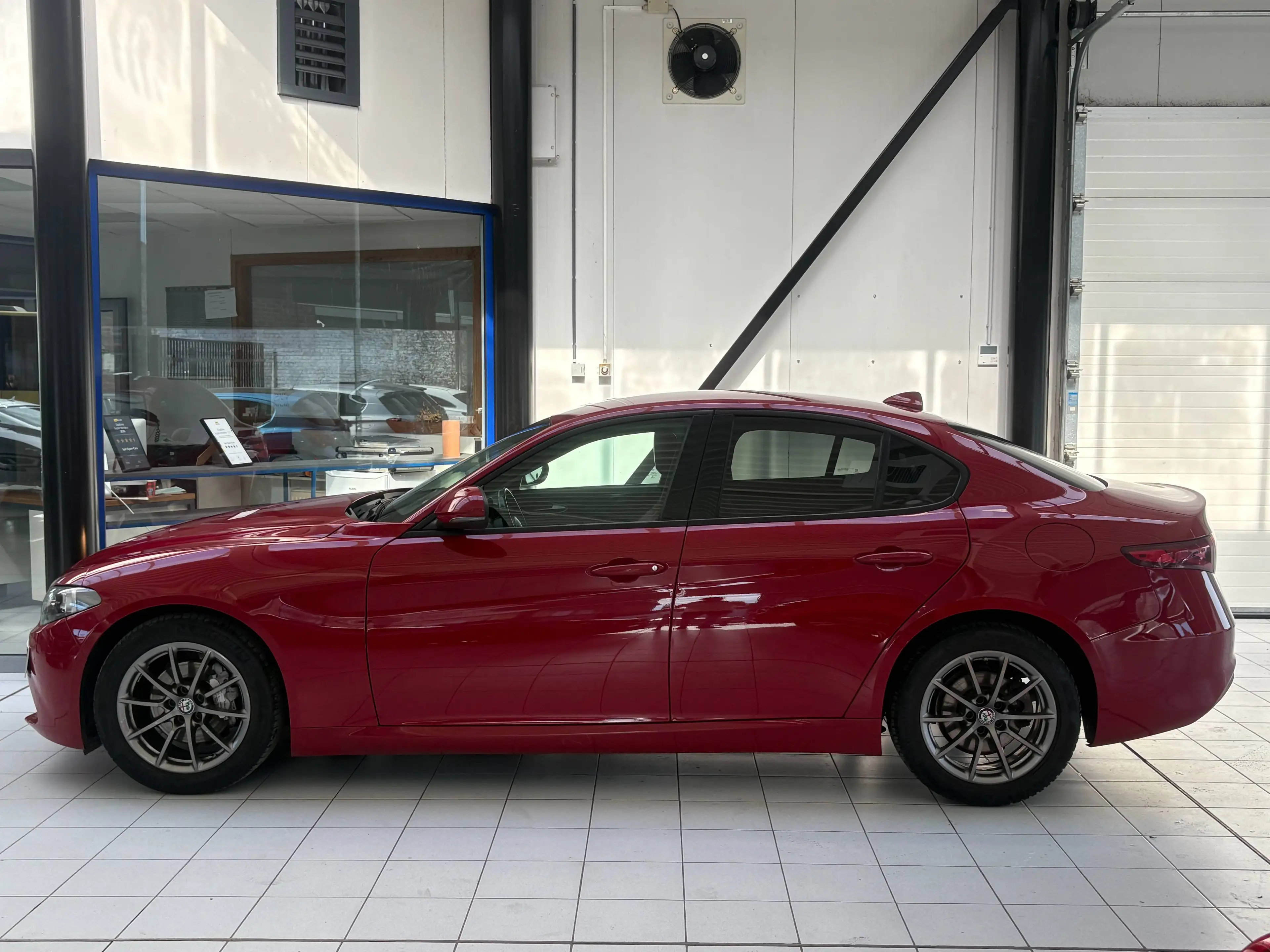 Alfa Romeo Giulia Giulia 2.2 JTDm *CUIR * GPS * CAMERA * PDC * JANTES * SPORT * — photo 2