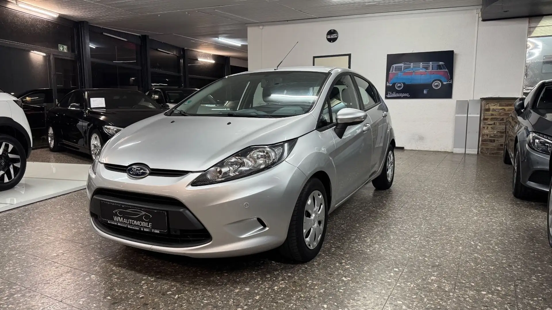 Ford Fiesta 1,6 TDCi 70 KW*5-Türig*Klima*Navi*PDC* Argent - 1