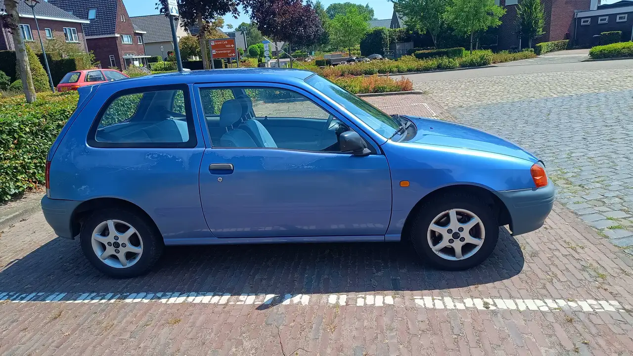 Toyota Starlet 1.3-16V GLi GTSi, foto 2