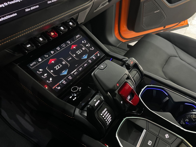 Lamborghini Urus SE / B&O /Entertaiment / Massage /Sitzklima — photo 10
