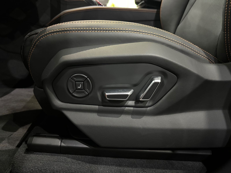 Lamborghini Urus SE / B&O /Entertaiment / Massage /Sitzklima — photo 15