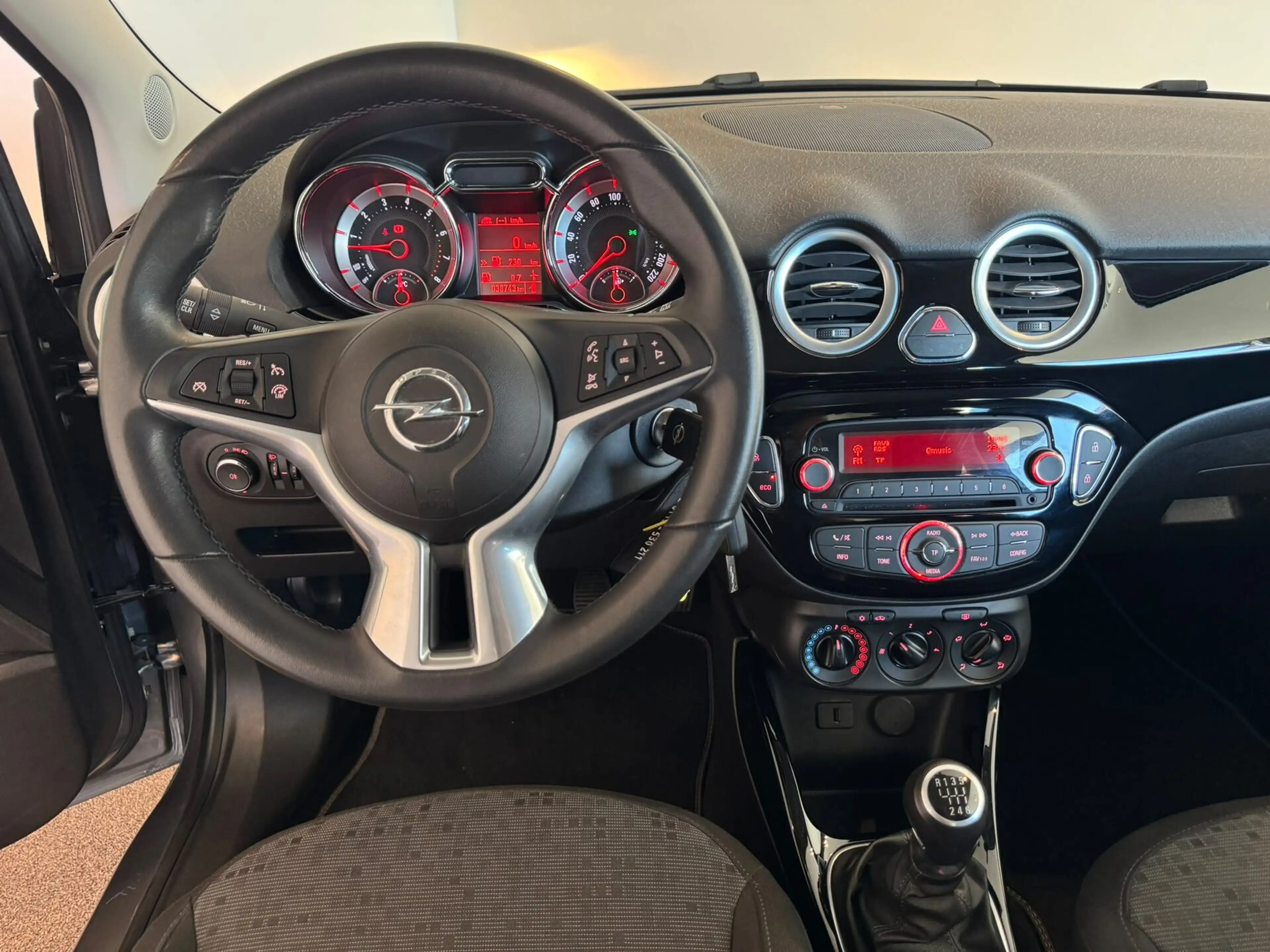 Opel Adam 1.0 Turbo Unlimited — photo 5
