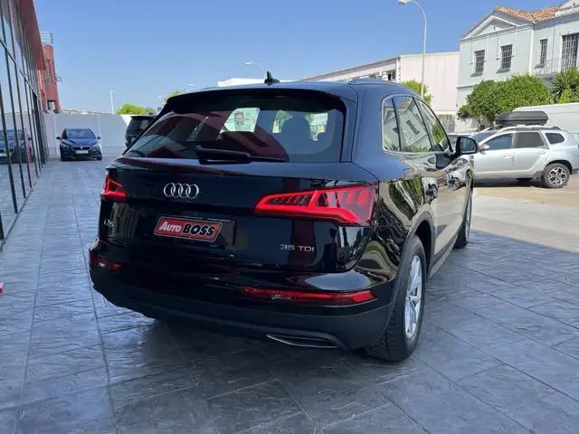 Audi Q5 view 7