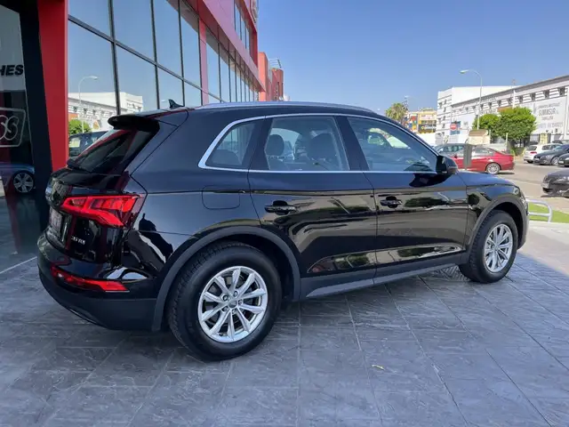 Audi Q5 view 6