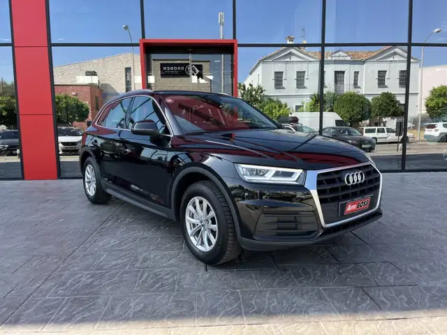 Audi Q5 view 4