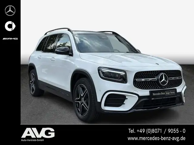 Mercedes-Benz GLB view 2