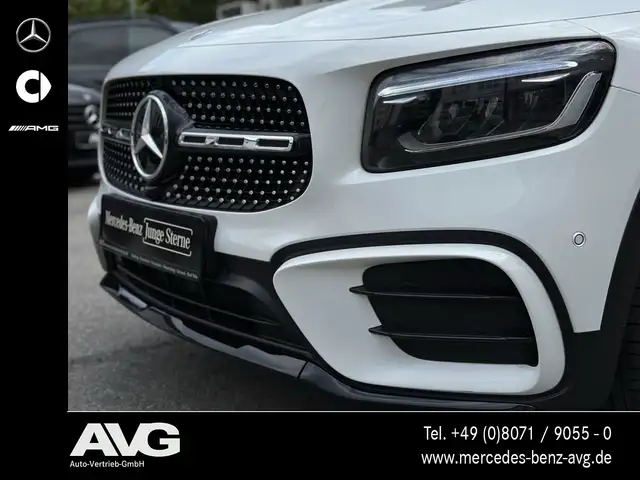 Mercedes-Benz GLB view 9