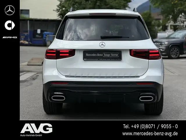 Mercedes-Benz GLB view 6