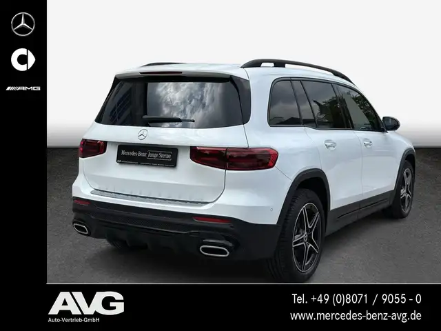 Mercedes-Benz GLB view 3