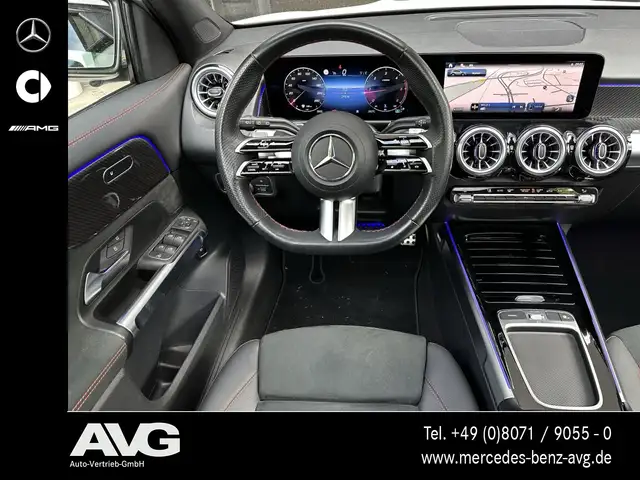 Mercedes-Benz GLB view 14
