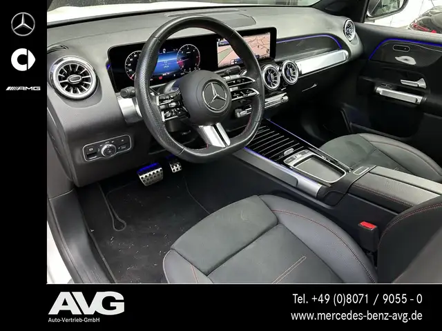 Mercedes-Benz GLB view 11