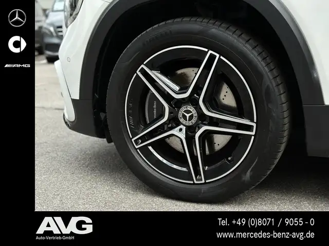 Mercedes-Benz GLB view 10