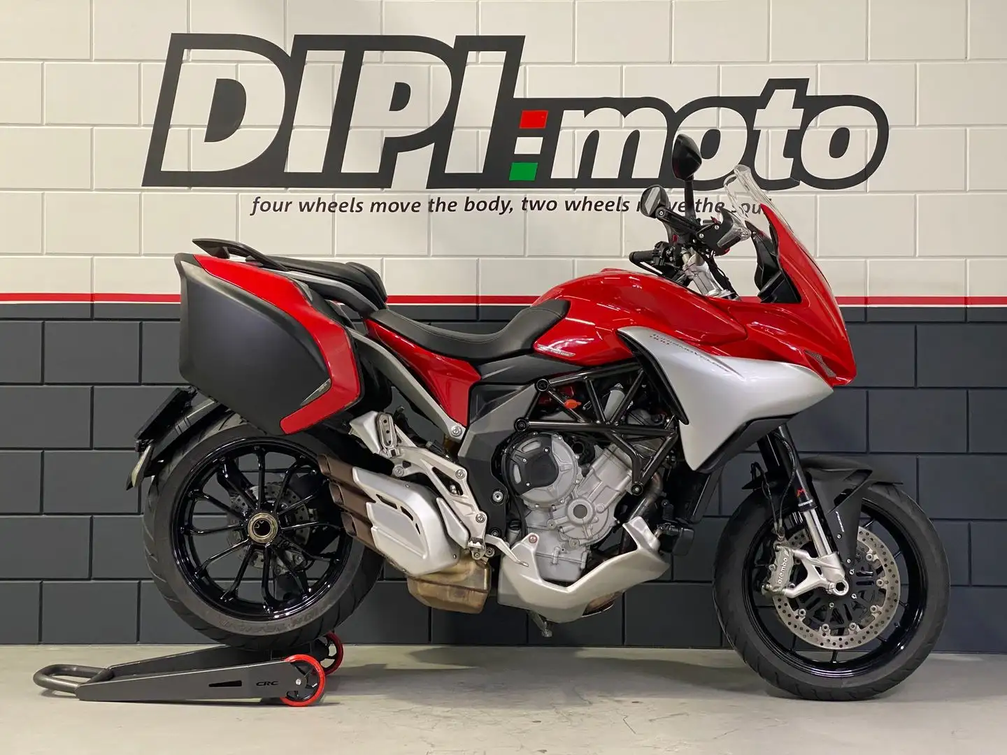 MV Agusta Turismo Veloce 800 - 2