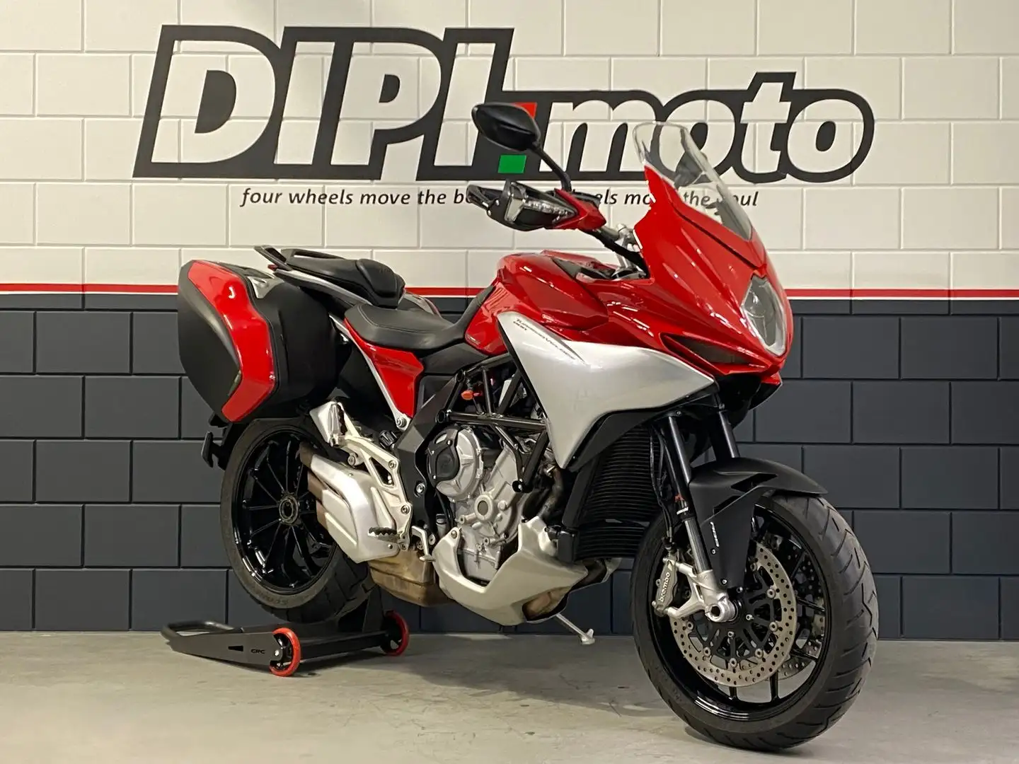 MV Agusta Turismo Veloce 800 - 1