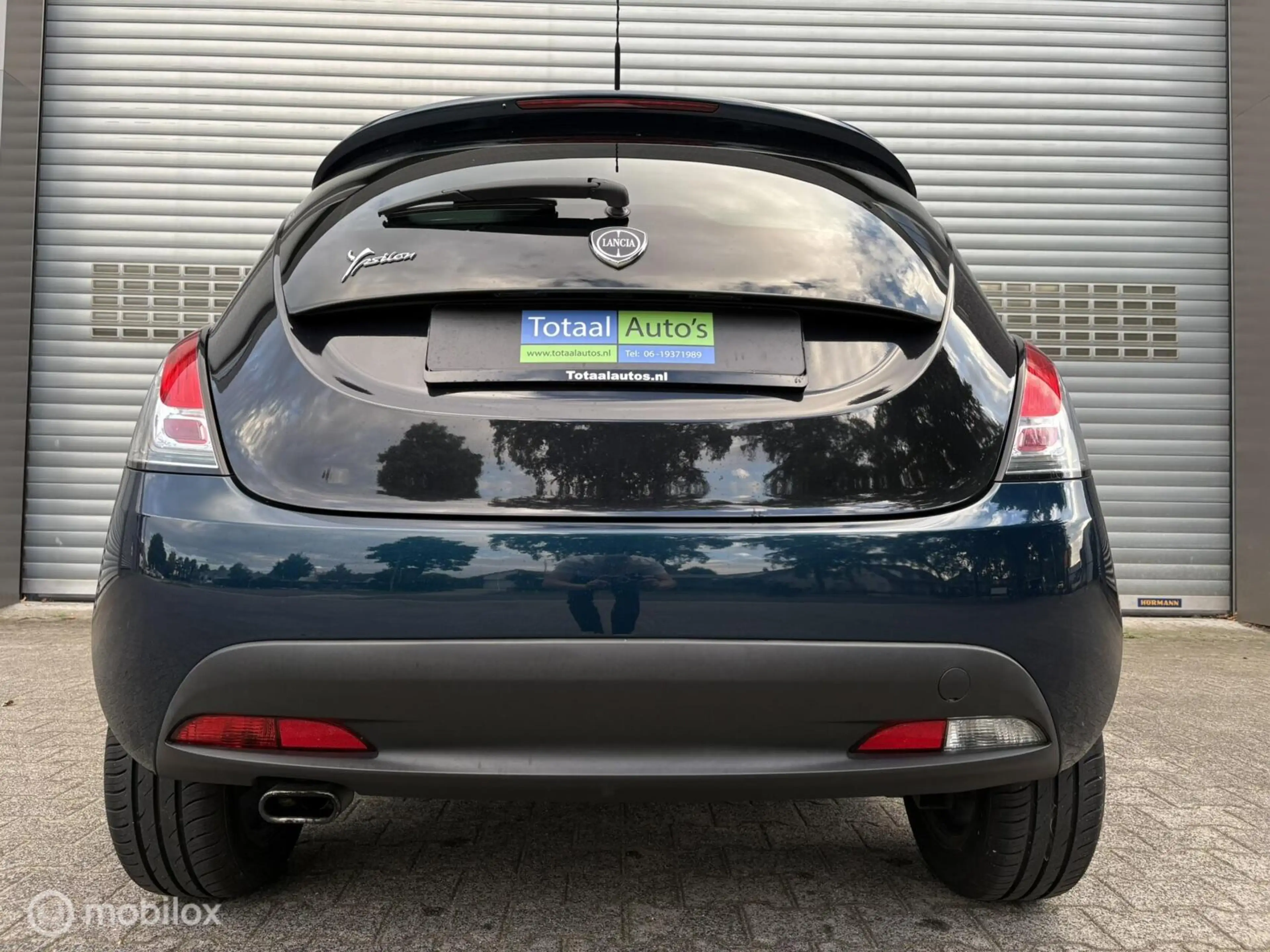 Lancia Ypsilon 0.9 TwinAir Platinum — photo 15