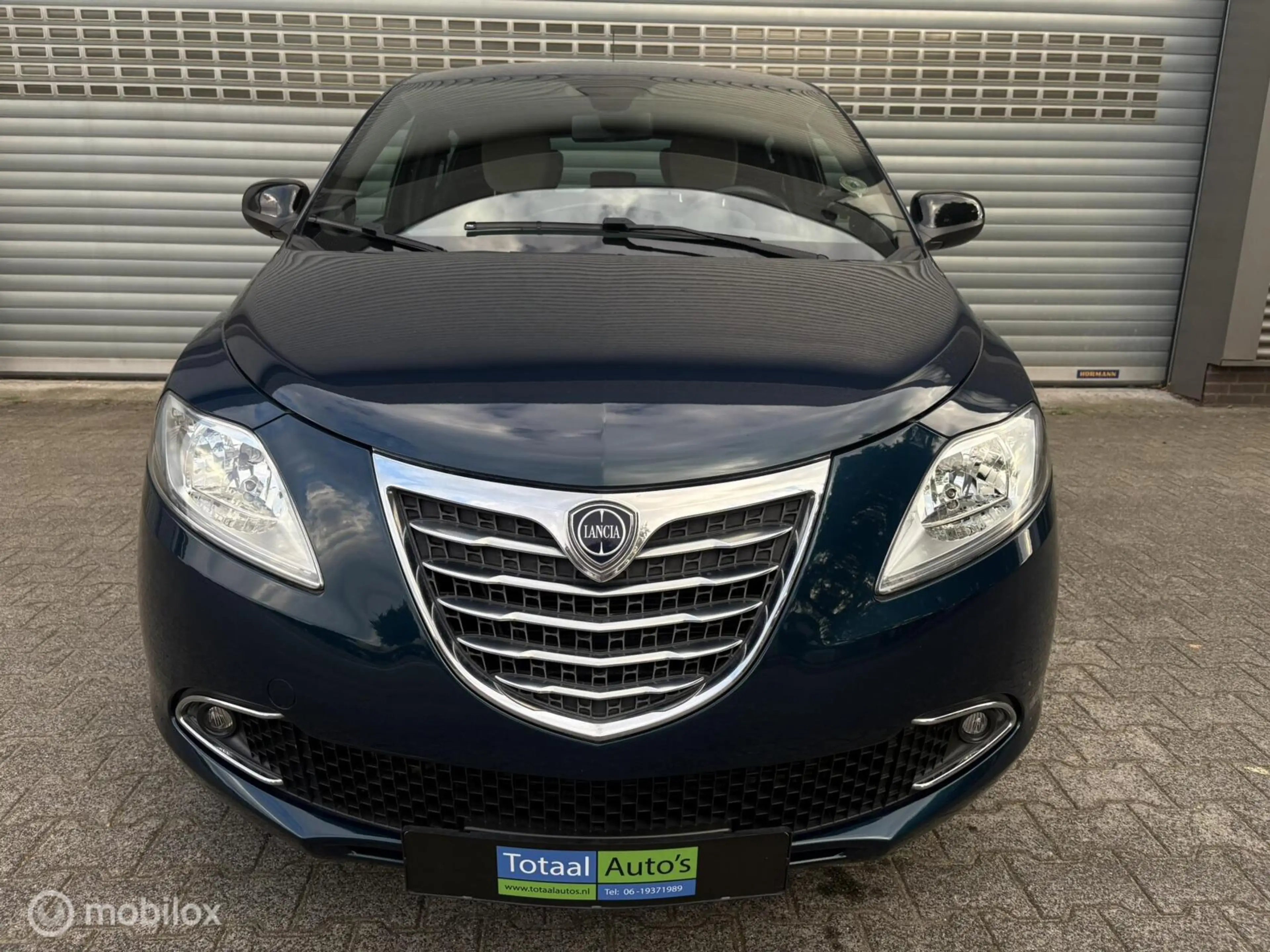 Lancia Ypsilon 0.9 TwinAir Platinum — photo 3