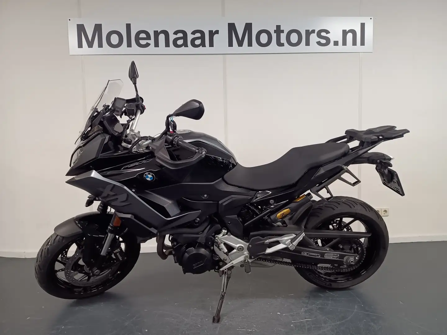BMW F 900 XR Schwarz - 2