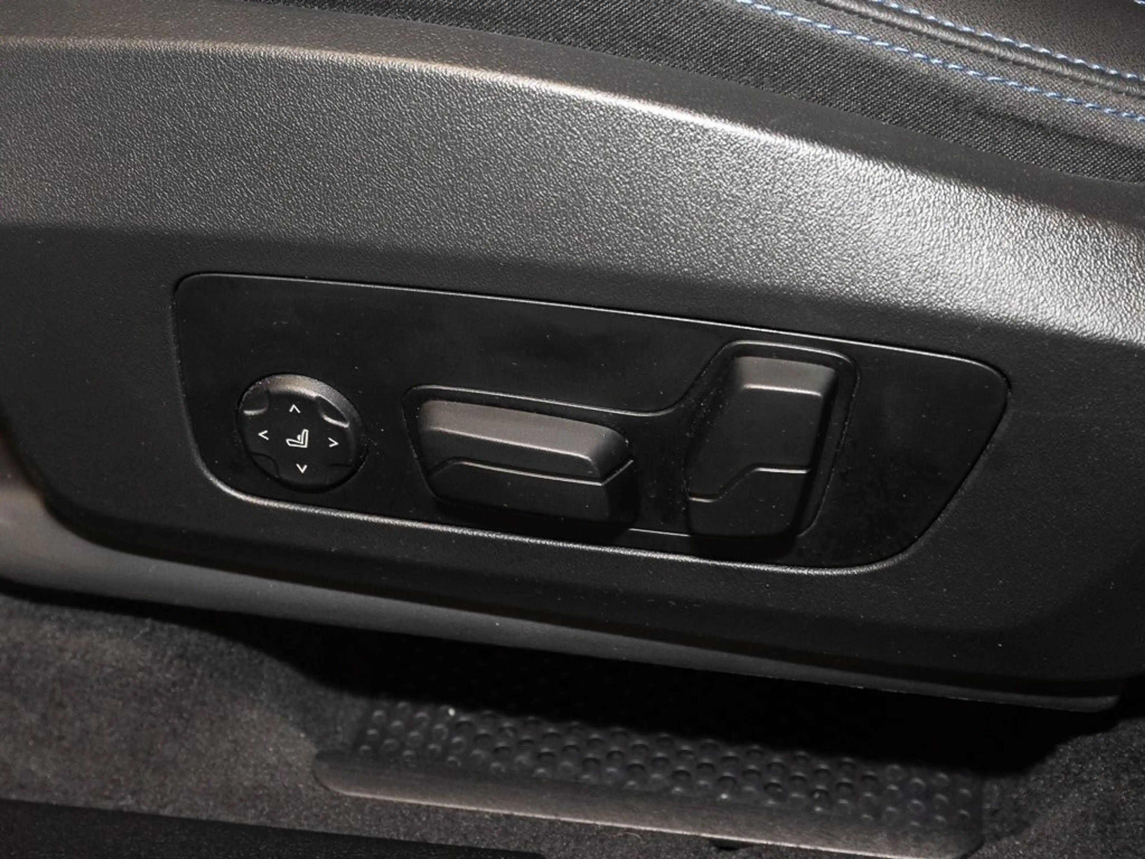 BMW X1 xDrive23d M Sport HUD ACC AHK RFK NAVI LED — photo 13