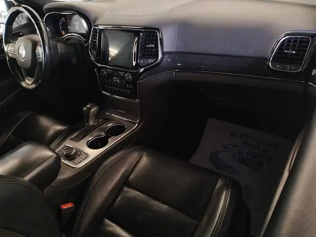 Jeep Grand Cherokee view 15