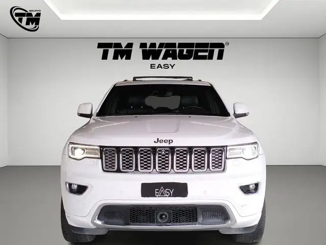 Jeep Grand Cherokee view 3