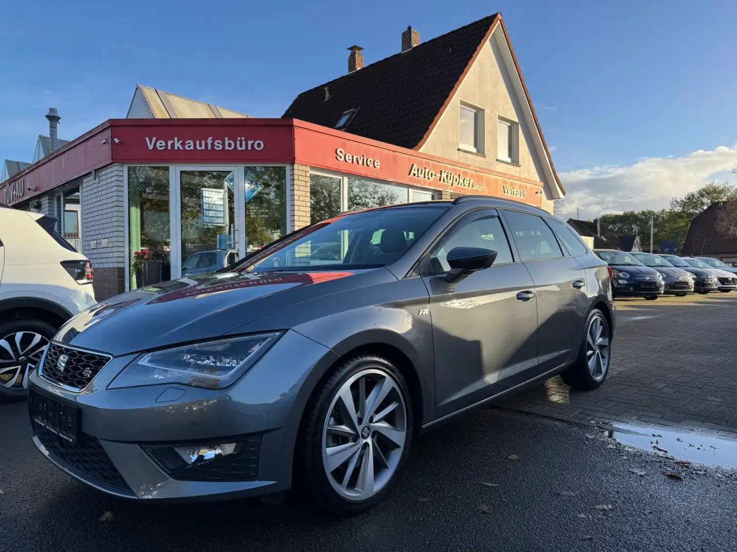 SEAT Leon ST FR DSG ACC LED Navi Grau - 1