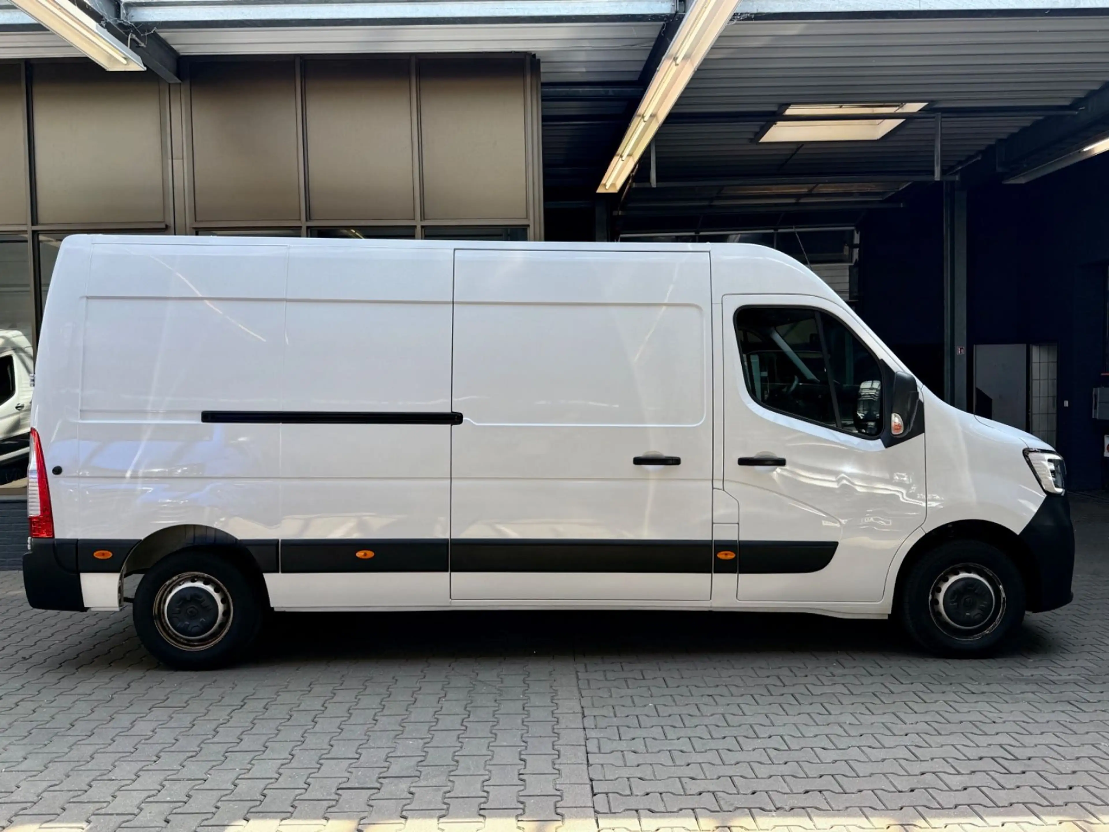 Renault Master 2.3 D L3H2 3,5t KLIMA CAM PDC 3-SITZE BLU — photo 13