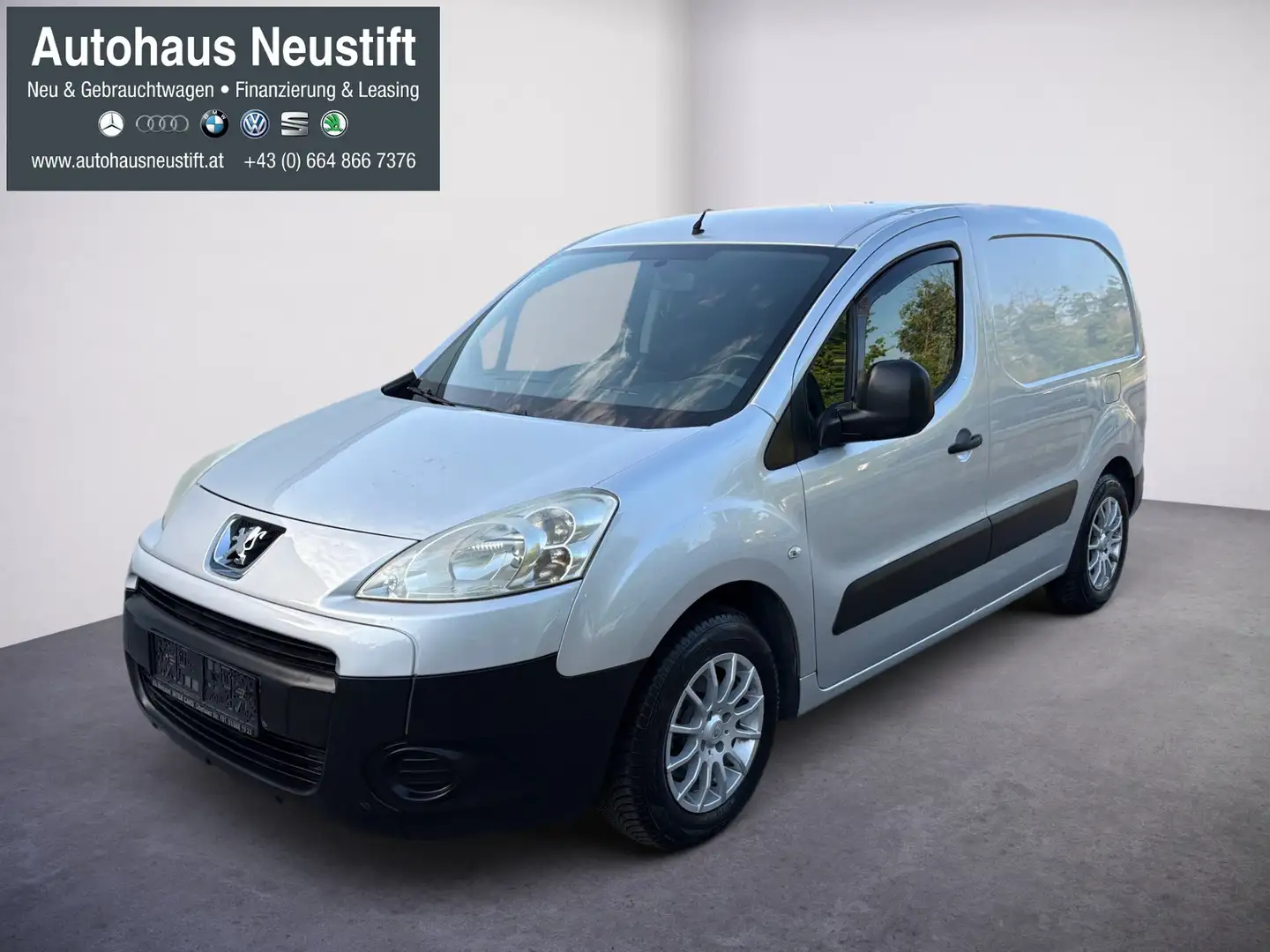 Peugeot Partner Tepee Comfort 1,6 HDi 90 Silber - 1