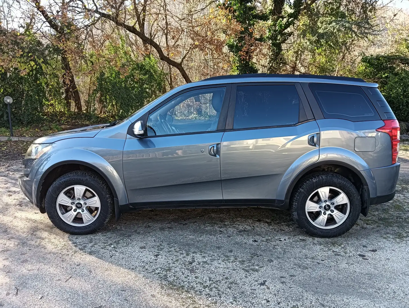 Mahindra XUV500 XUV500 2.2 16v W8 awd 7posti Grigio - 1