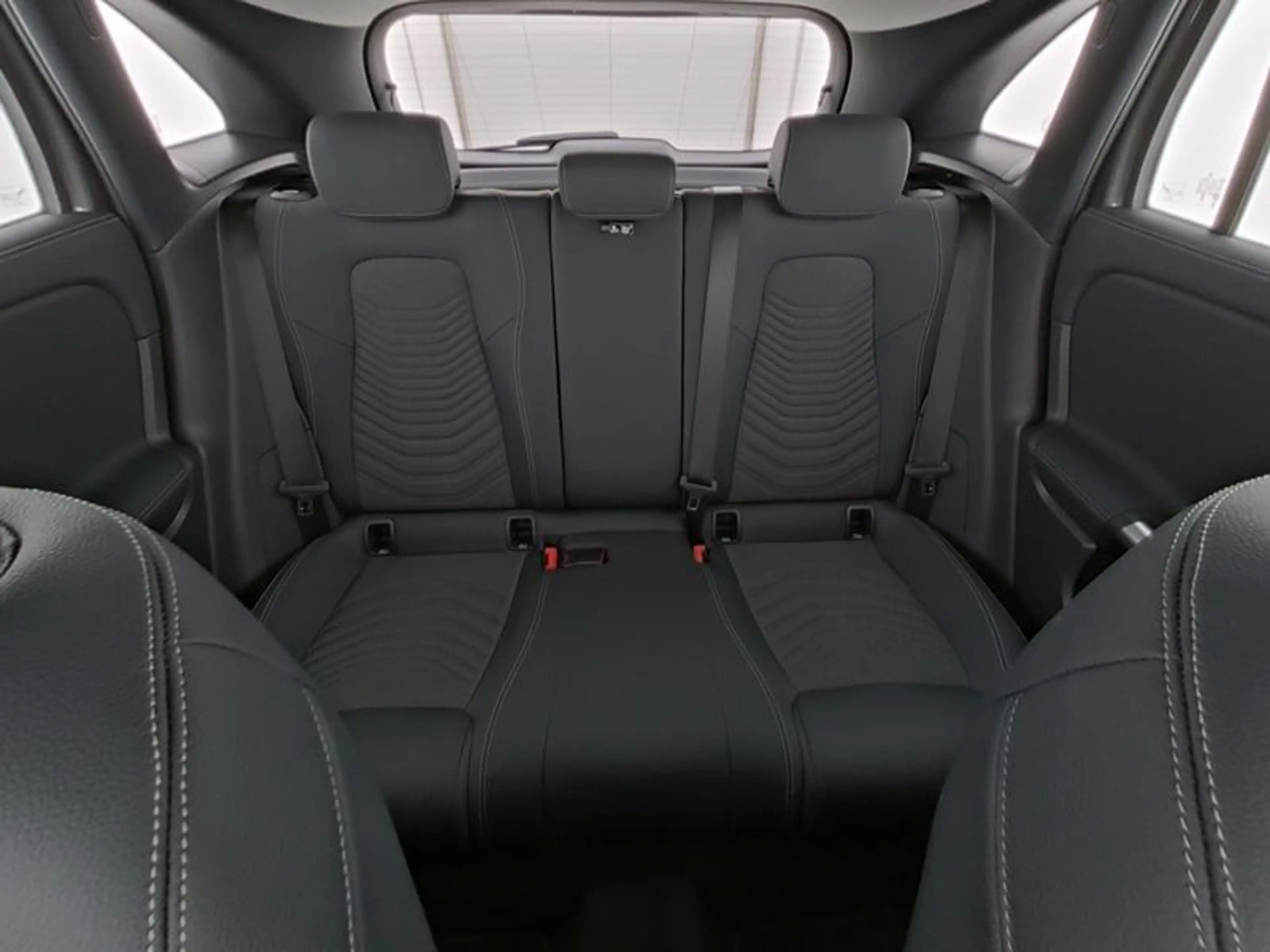 Mercedes-Benz GLA 180 Progressive*Advanced*LED*Memory-P.*AHK — photo 7