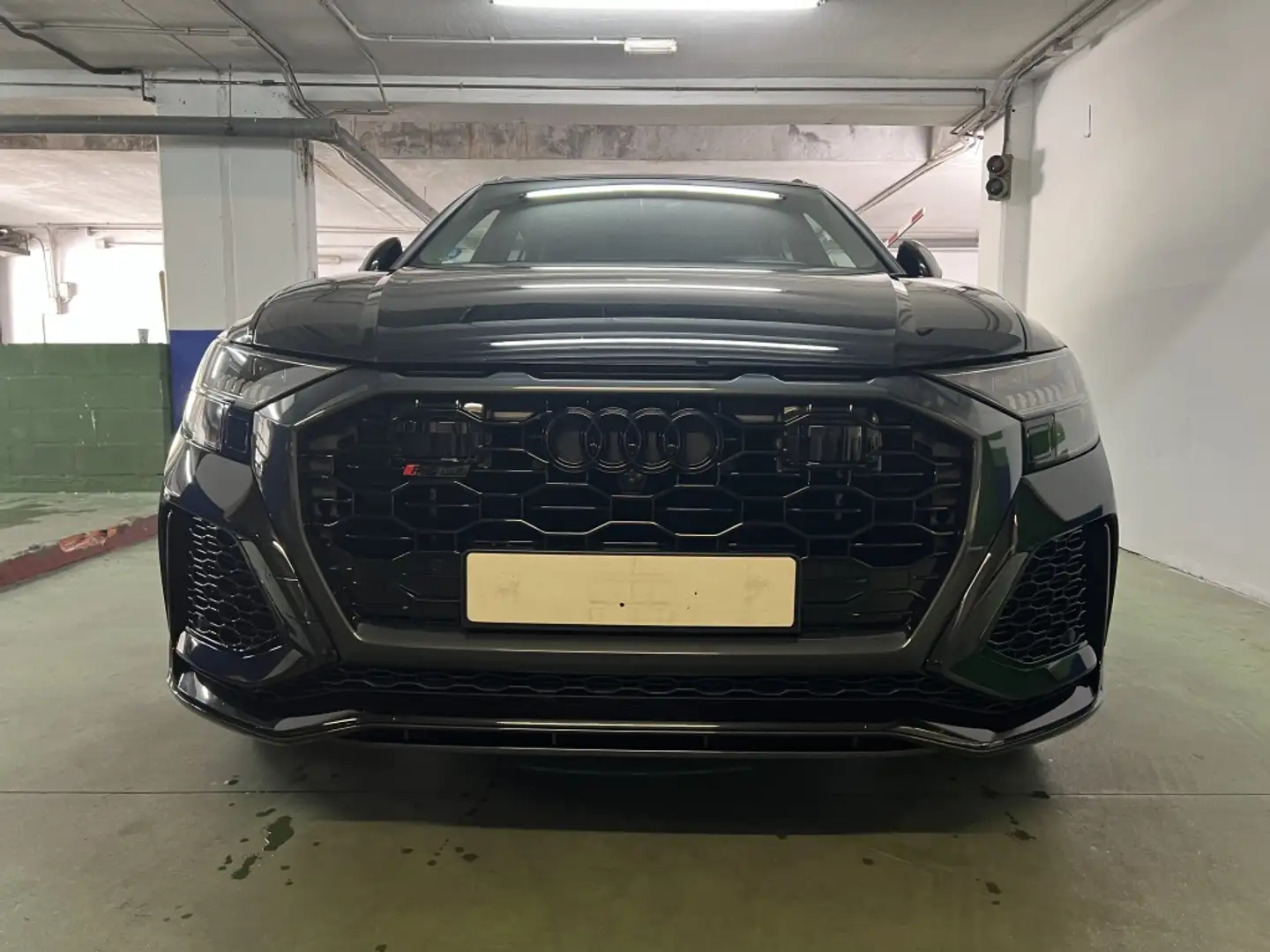 Audi RS Q8 TFSI quattro tiptronic Schwarz - 2