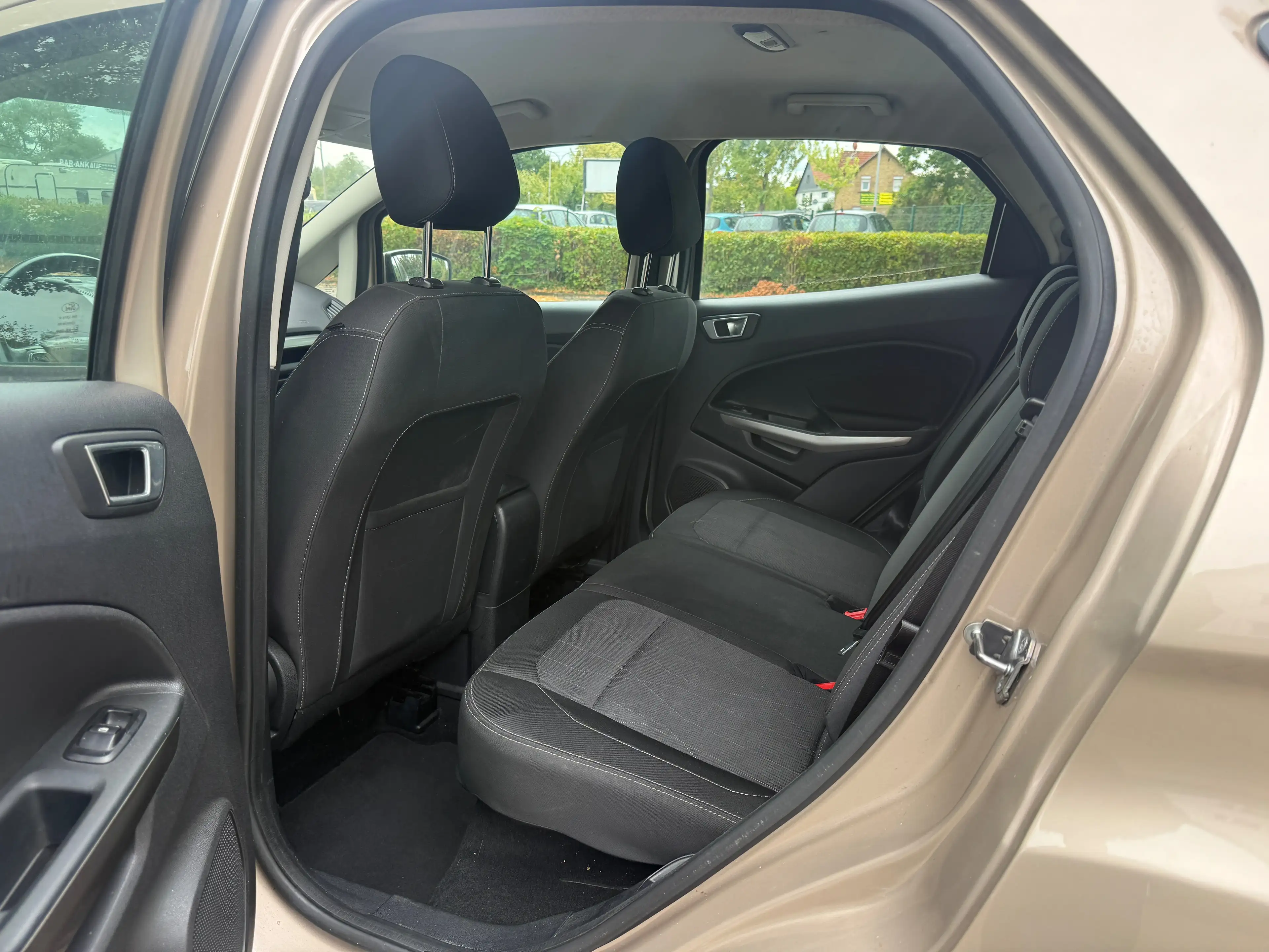 Ford EcoSport Cool & Connect*TÜV 03/2028*NAVI*KLIMA* EU6 *PDC — photo 12
