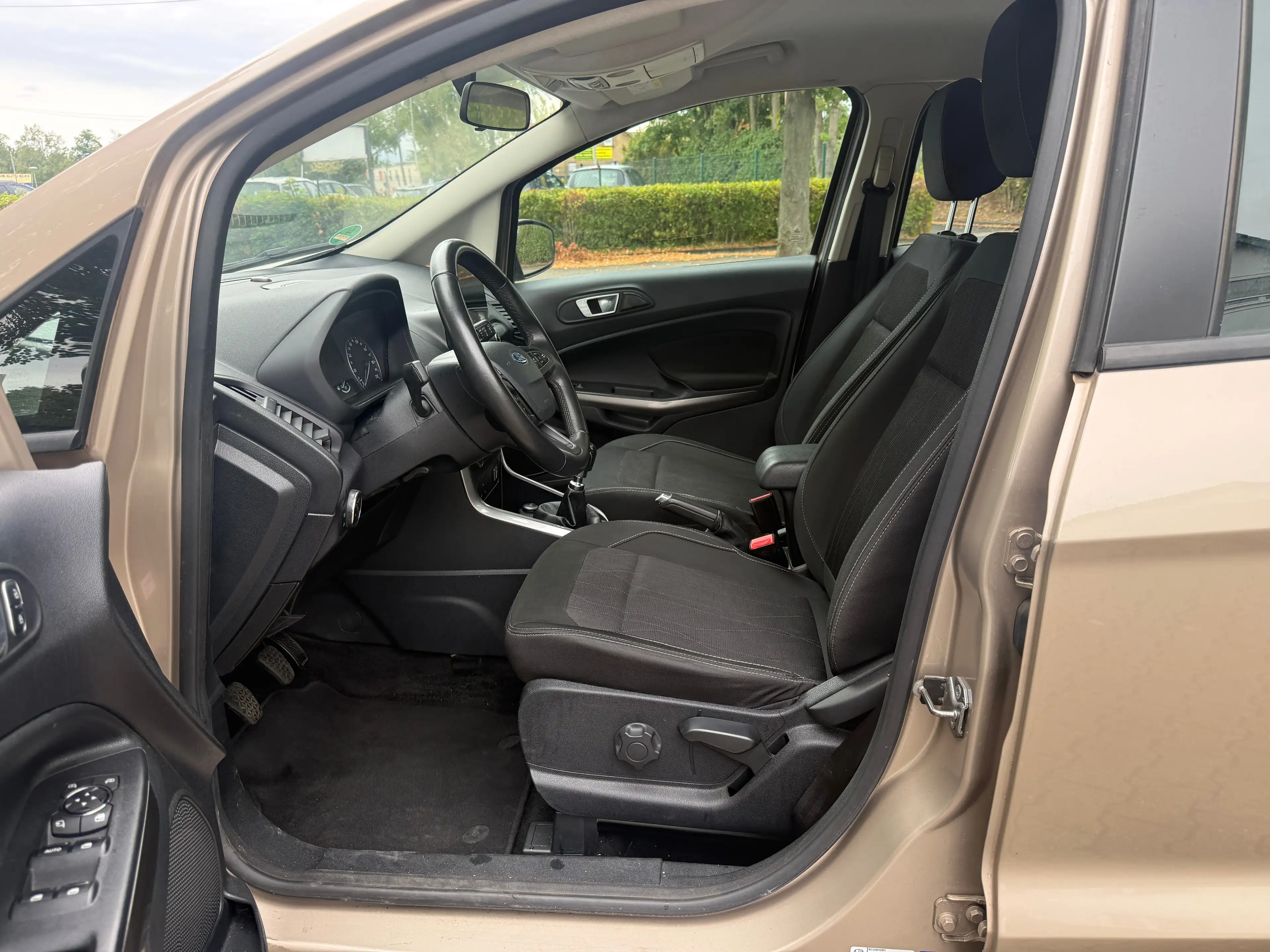 Ford EcoSport Cool & Connect*TÜV 03/2028*NAVI*KLIMA* EU6 *PDC — photo 13