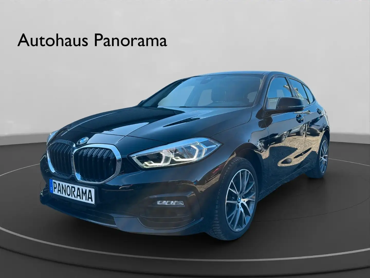 BMW 120 i Sport Line LiveCo./LED/Navi/SH Černá - 1