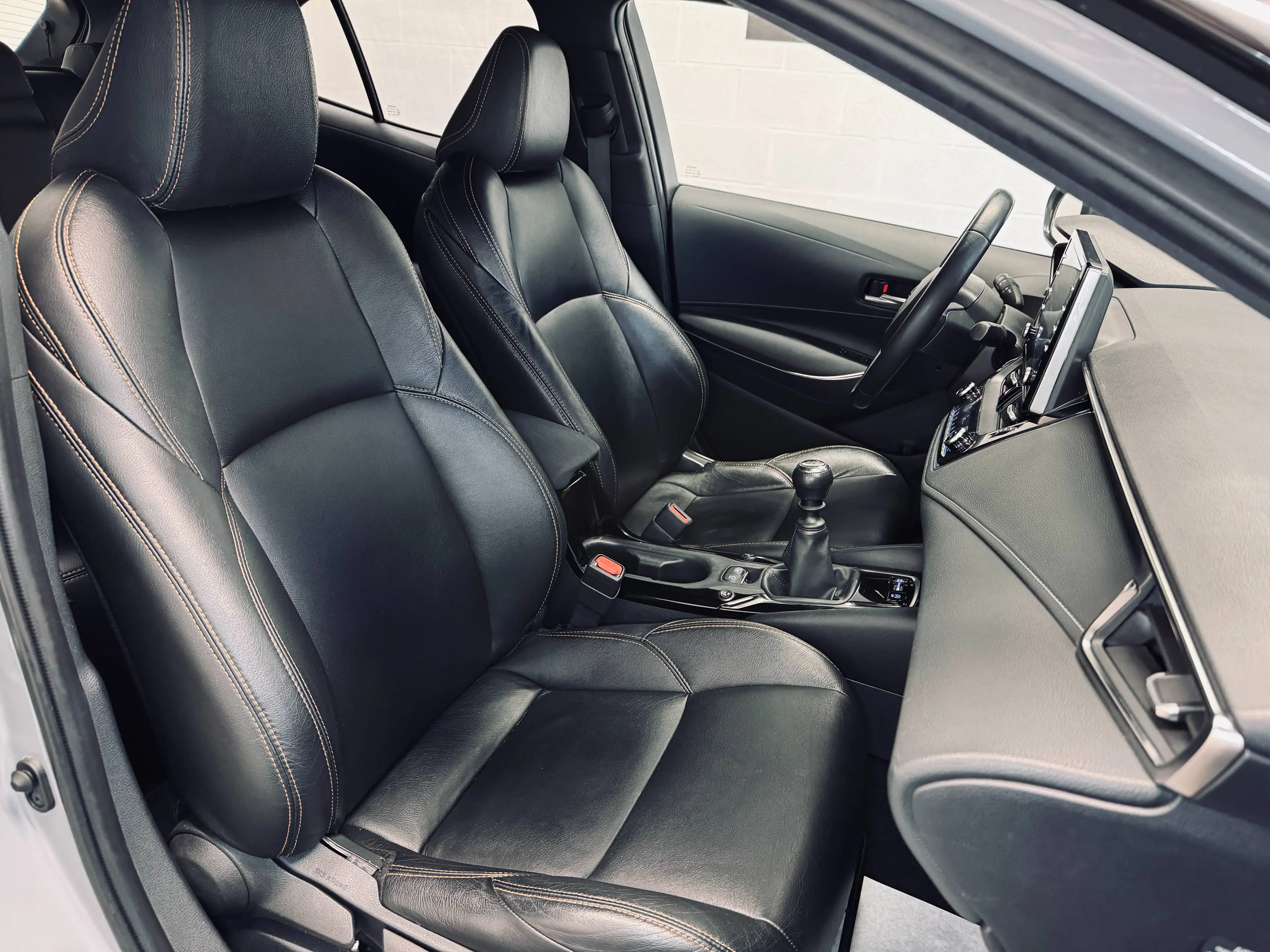 Toyota Corolla Corolla 1.2 essence ,Sport , Cuir, Carplay, Garantie 1an — photo 2