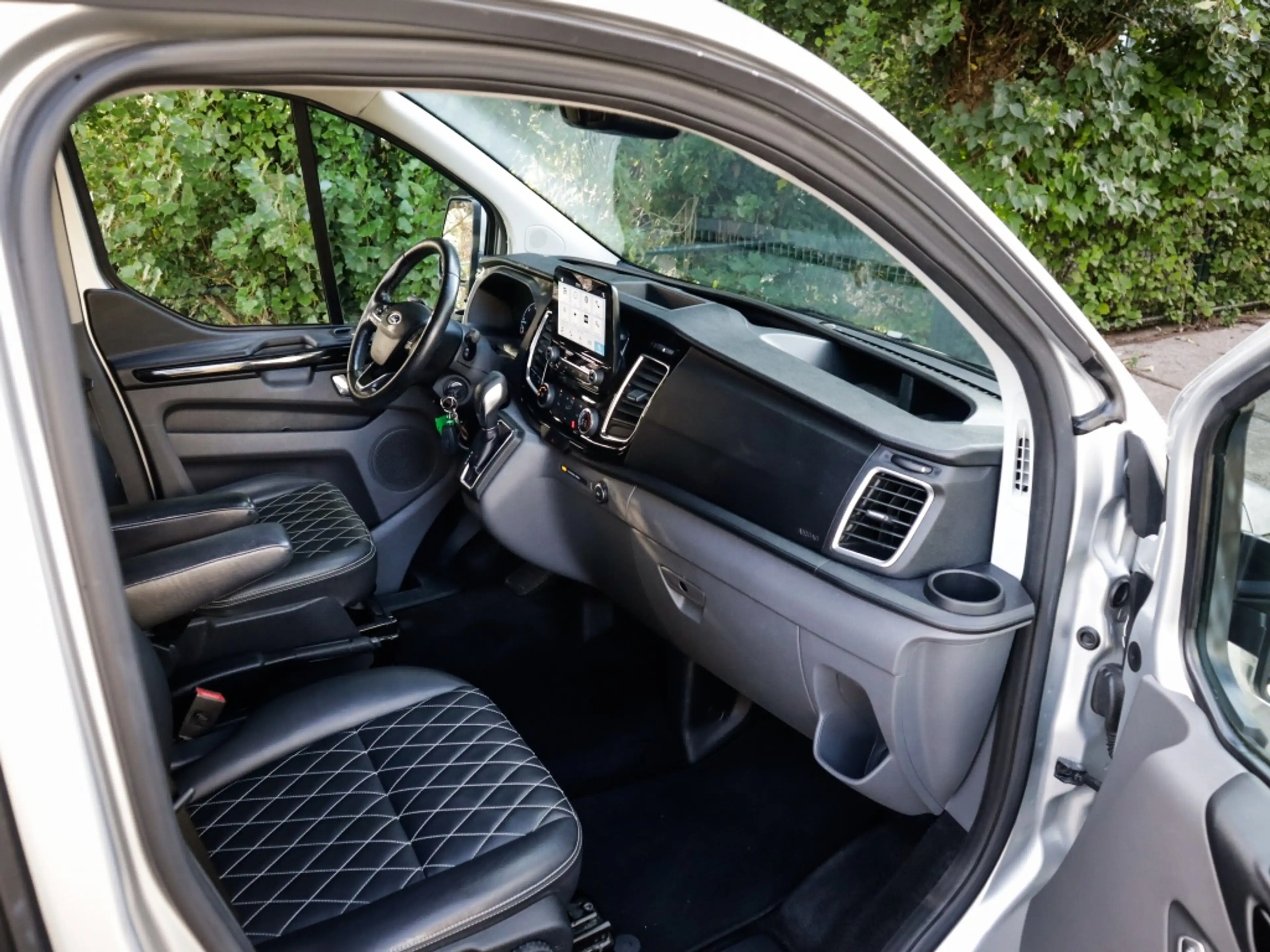 Ford Transit Custom 300 2.0 TDCI L2H1 Limited DC 2e-Eig. & Keurig-Onde — photo 28