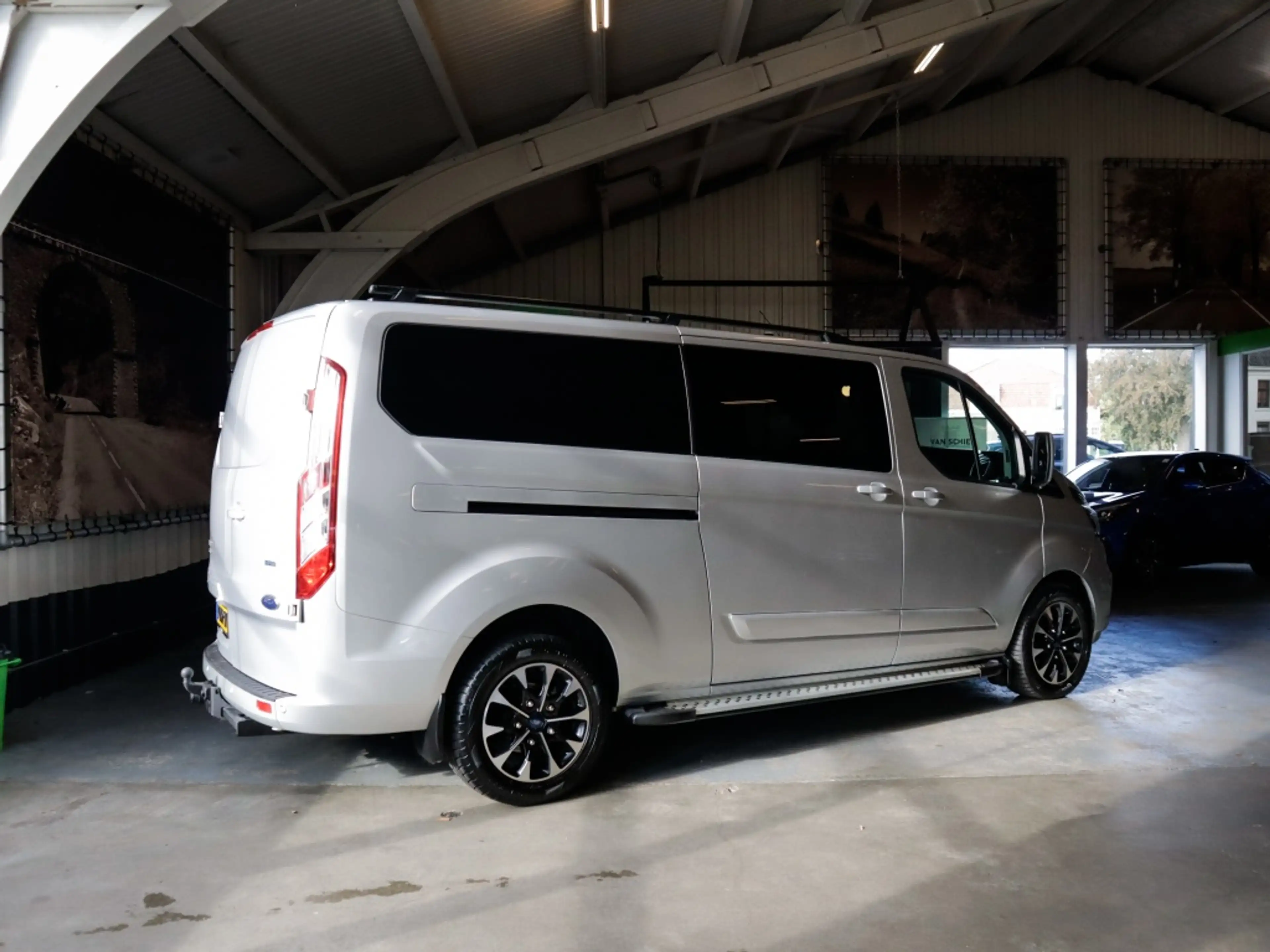 Ford Transit Custom 300 2.0 TDCI L2H1 Limited DC 2e-Eig. & Keurig-Onde — photo 2