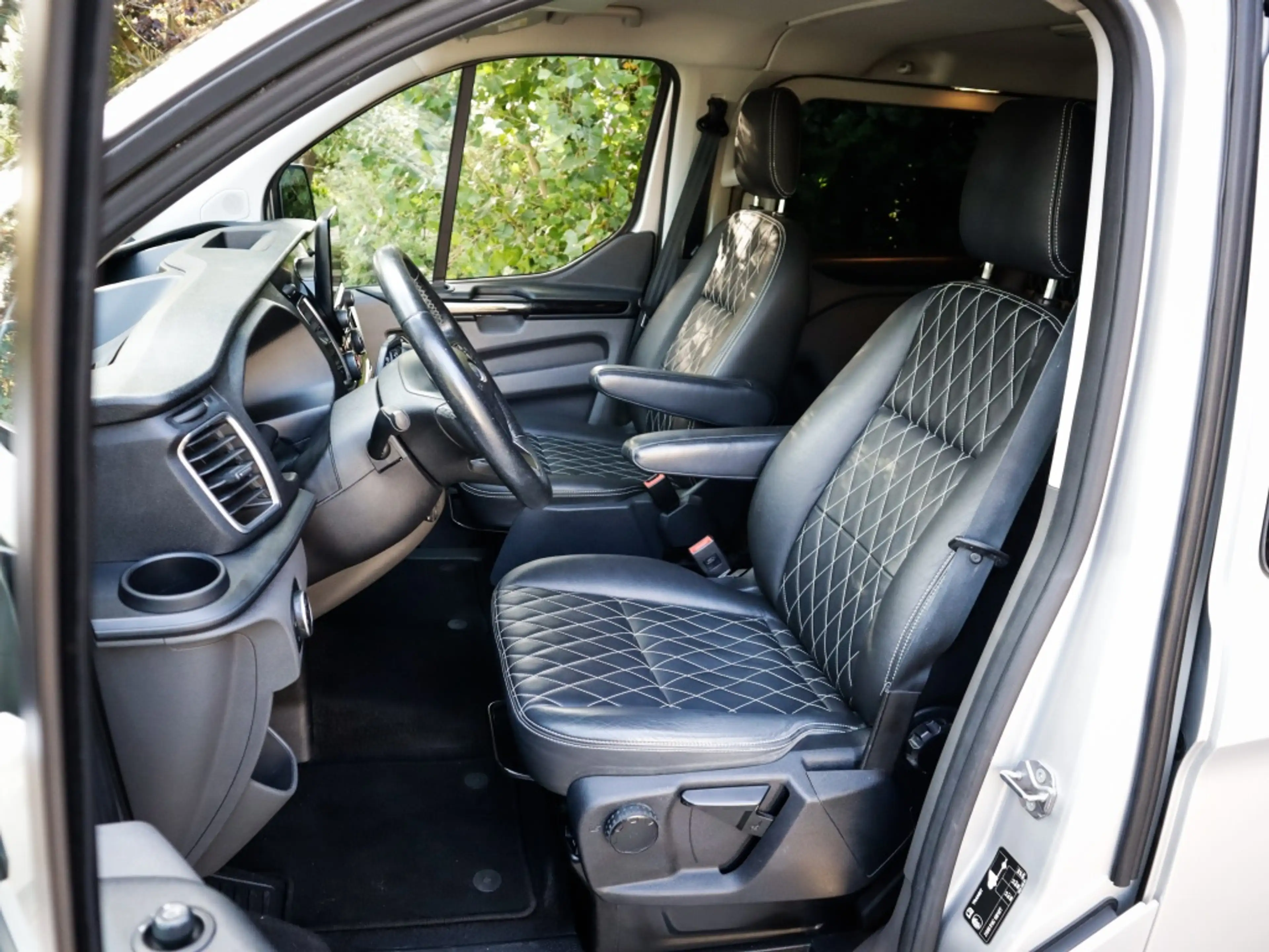 Ford Transit Custom 300 2.0 TDCI L2H1 Limited DC 2e-Eig. & Keurig-Onde — photo 7