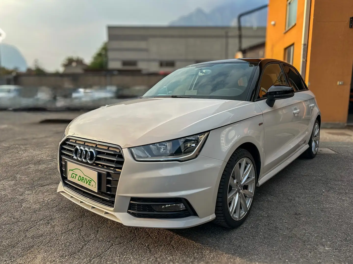 Audi A1 A1 Sportback 1.0 tfsi ultra 95cv ULTRA Blanc - 1