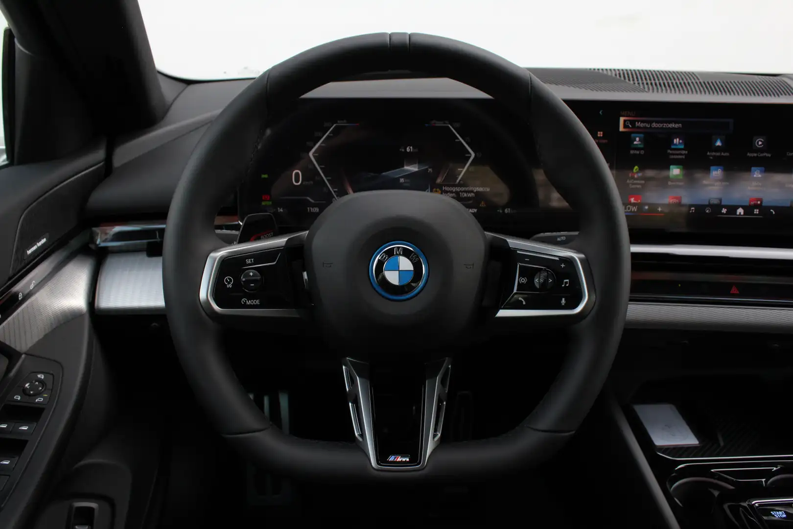 BMW i5 eDrive40 M Sport / Panoramadak / Trekhaak / Adapti Noir - 2