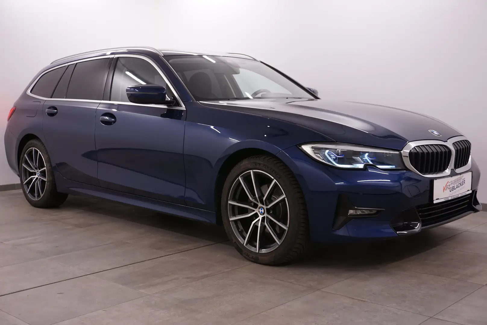 BMW 320 d xDrive Sport Line/ Anhängervorrichtung/ Laser Blau - 1