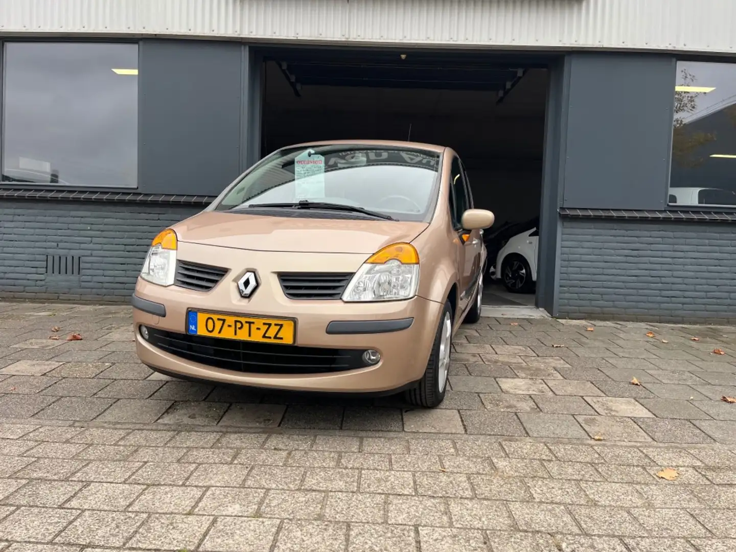 Renault Modus 1.4-16V PRIV.LUXE Bej - 2